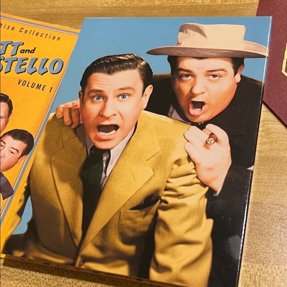 #0676+ Abbott and Costello Volume 1 DVD Set - Vibrant Yellow Cover - Picture 8 of 9